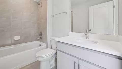 Bath - 456 Hanson St, Frederick, MD 21701 photo 5 of 15