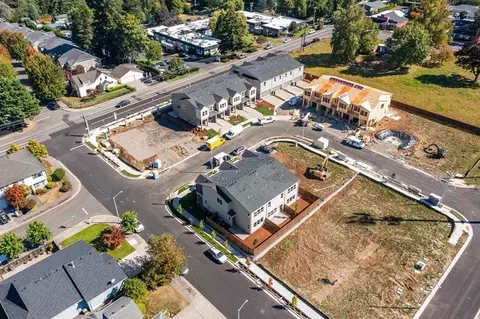 View/Area - 5805 SE 12th Ter, Gresham, OR 97080 photo 1 of 5