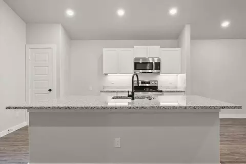 Kitchen - 8303 Greentree Dr, Lenexa, KS 66227 photo 2 of 2