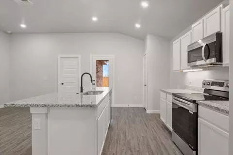 Entry Way - 8303 Greentree Dr, Lenexa, KS 66227 photo 1 of 2