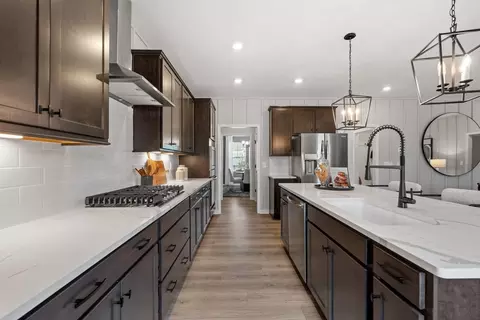 Kitchen - 897 Jp Stevens Rd, Seneca, SC 29678 photo 3 of 9