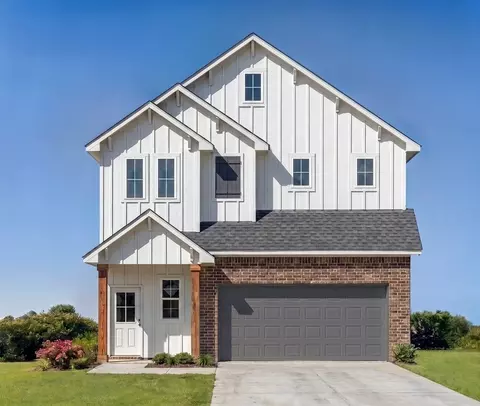 3765 Shoreline Cir, Panama City, FL 32405