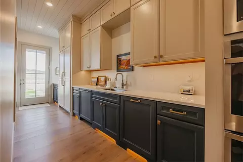 Kitchen - Wrangler Rd, Eagle Mountain, UT 84013 photo 4 of 5
