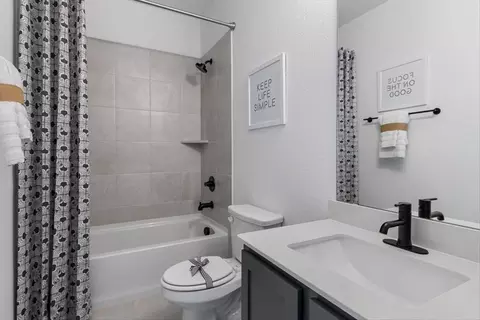 Bath - 709 Rustic Ridge Dr, Lavon, TX 75166 photo 8 of 10