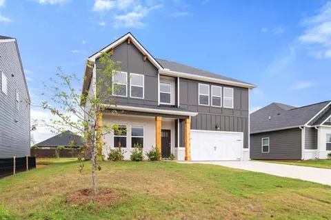 Exterior - 643 Encore Dr, Perry, GA 31069 photo 2 of 11