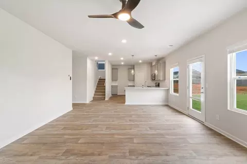 Living - 643 Encore Dr, Perry, GA 31069 photo 2 of 4