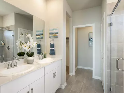 Bath - 303 Eldora Dr, Nevada, TX 75173 photo 1 of 2