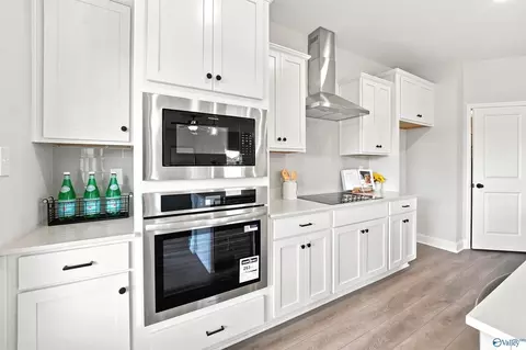 127 Bella May Ln, New Market, AL 35761