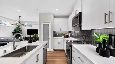 Kitchen - Avalon Blvd & E 213th St, Carson, CA 90745 photo 4 of 8