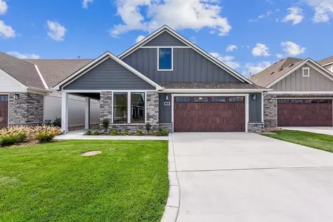 201 S Heritage Way, Andover, KS 67002