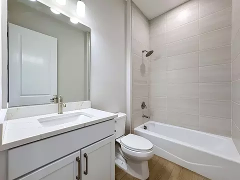 Bath - 12422 Stonegate Trl, Parrish, FL 34219 photo 3 of 3