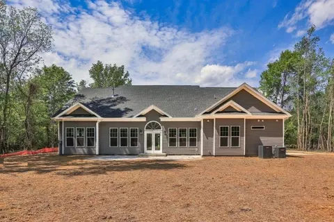 Exterior - 234 Hall Rd, Hampton, VA 23664 photo 6 of 14