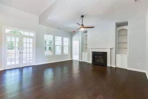 Living - 234 Hall Rd, Hampton, VA 23664 photo 5 of 7