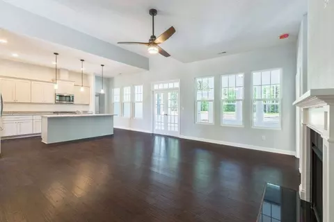 Living - 234 Hall Rd, Hampton, VA 23664 photo 3 of 7