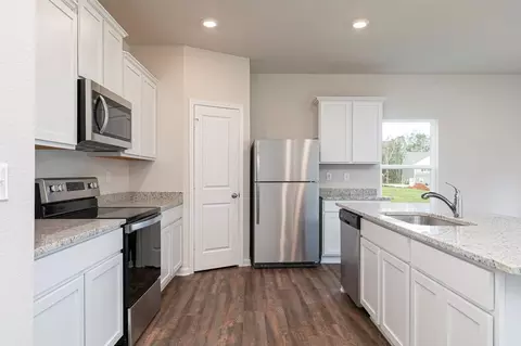 Kitchen - 3004 Pilgrim Way, Montevallo, AL 35115 photo 2 of 2