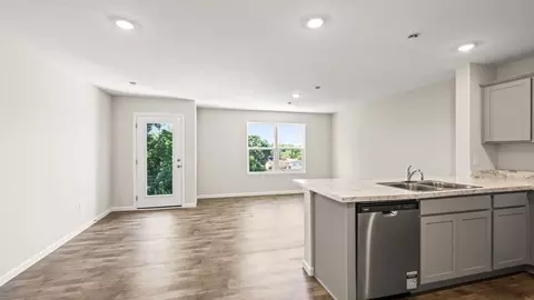 Living - 10312 Mae Ct, Cincinnati, OH 45251 photo 4 of 6