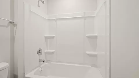 Bath - 10312 Mae Ct, Cincinnati, OH 45251 photo 7 of 15