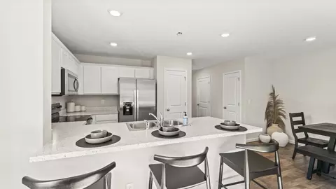 Kitchen - 10312 Mae Ct, Cincinnati, OH 45251 photo 4 of 7