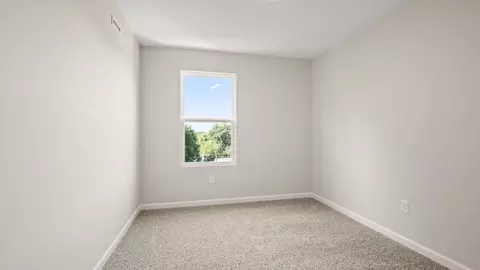 Bedroom - 10312 Mae Ct, Cincinnati, OH 45251 photo 5 of 16