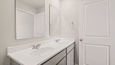 Bath - 10312 Mae Ct, Cincinnati, OH 45251 photo 5 of 15