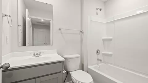 Bath - 10312 Mae Ct, Cincinnati, OH 45251 photo 6 of 15