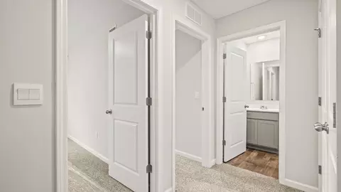 Entry Way - 10312 Mae Ct, Cincinnati, OH 45251 photo 6 of 14