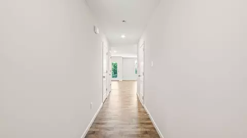 Entry Way - 10312 Mae Ct, Cincinnati, OH 45251 photo 2 of 14