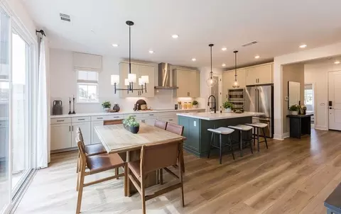 709 Miravar Pl, Vista, CA 92081