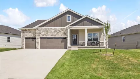 2906 10th Ave SE, Altoona, IA 50009