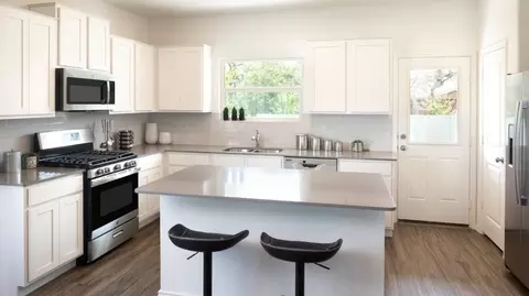 Kitchen - 165 Dreyer, Kyle, TX 78640 photo 1 of 2