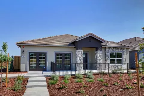 Exterior - 929 Norman Rd, Galt, CA 95632 photo 2 of 12