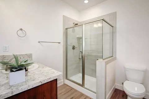 Bath - 929 Norman Rd, Galt, CA 95632 photo 2 of 2