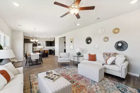 Living - 929 Norman Rd, Galt, CA 95632 photo 4 of 5