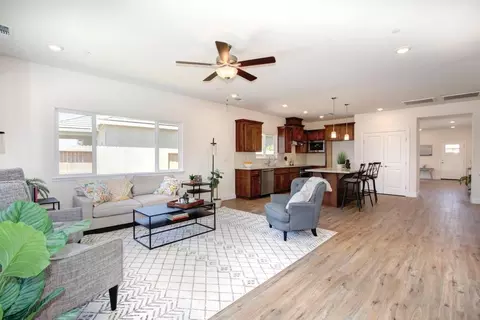 Living - 929 Norman Rd, Galt, CA 95632 photo 1 of 5