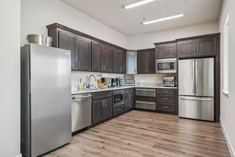 Kitchen - 929 Norman Rd, Galt, CA 95632 photo 3 of 4