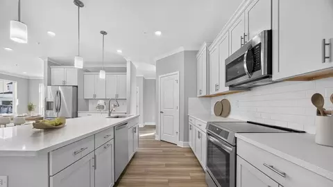 Kitchen - 17055 Gathering St, Boyds, MD 20841 photo 3 of 7