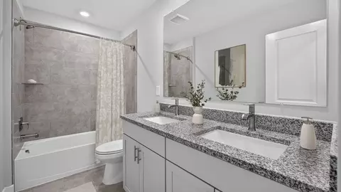 Bath - 17055 Gathering St, Boyds, MD 20841 photo 2 of 4