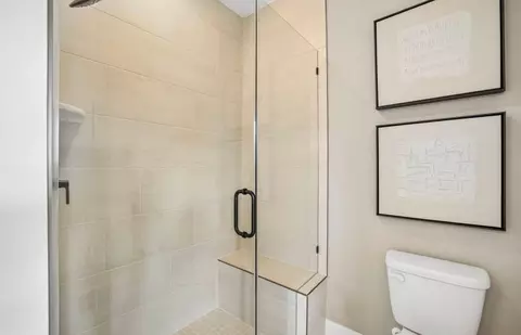 Bath - 42621 Black Angus Dr, Ashburn, VA 20148 photo 4 of 6