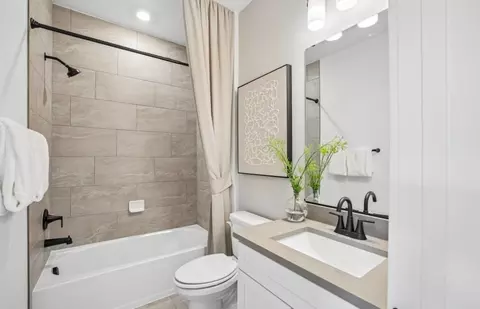 Bath - 42621 Black Angus Dr, Ashburn, VA 20148 photo 5 of 6