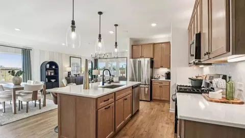 Kitchen - 2703 Echinacea Path, Converse, TX 78109 photo 3 of 10