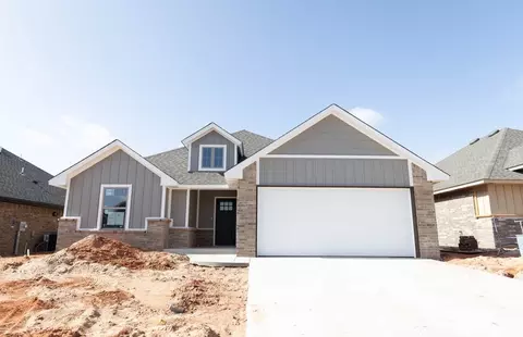 10328 SW 56th St, Mustang, OK 73064