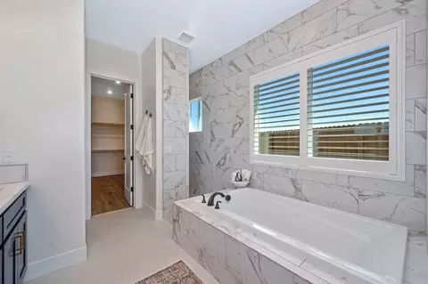 Bath - 3963 Story Pl, Placer One, CA 95747 photo 4 of 23