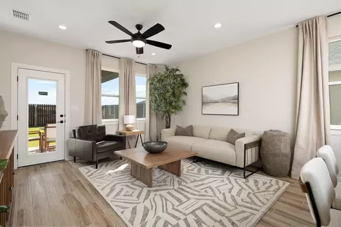 Living - 3919 Peggy Dr, Laredo, TX 78046 photo 3 of 4