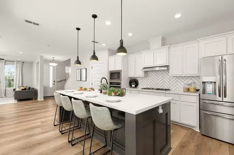 Kitchen - 3919 Peggy Dr, Laredo, TX 78046 photo 6 of 7