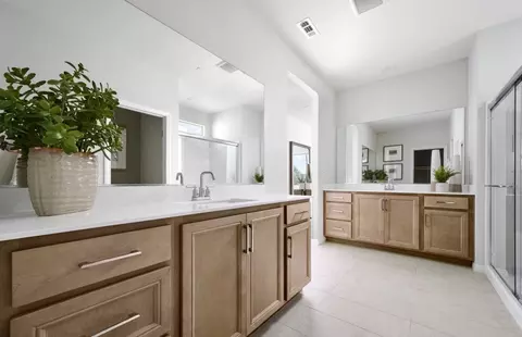 Bath - 29690 Cliff Park Dr, Menifee, CA 92584 photo 2 of 2
