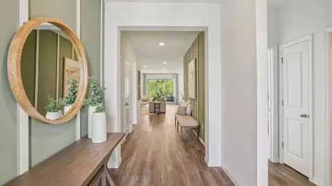 Entry Way - 35231 Flower Patch Dr, Richland, FL 33525 photo 8 of 12