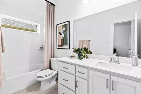 Bath - 6512 Farndon Dr, Celina, TX 75009 photo 2 of 5