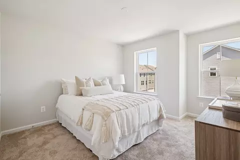 Bedroom - 9894 Obin Ln, Waldorf, MD 20601 photo 4 of 13