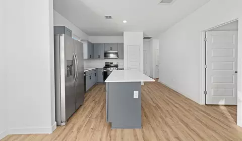 Kitchen - 13992 E Crotalus Way, Vail, AZ 85641 photo 3 of 7