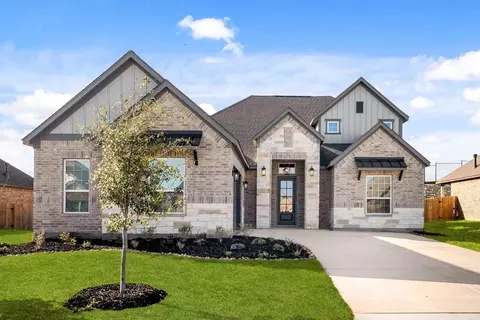 355 Lawrence Dr, Castroville, TX 78009